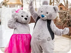 Glückwünsche von einer lebensgroßen Maskottchenfigur